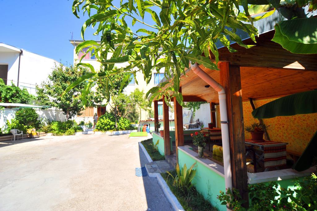 Pemaj Hostel Shkoder Luaran gambar