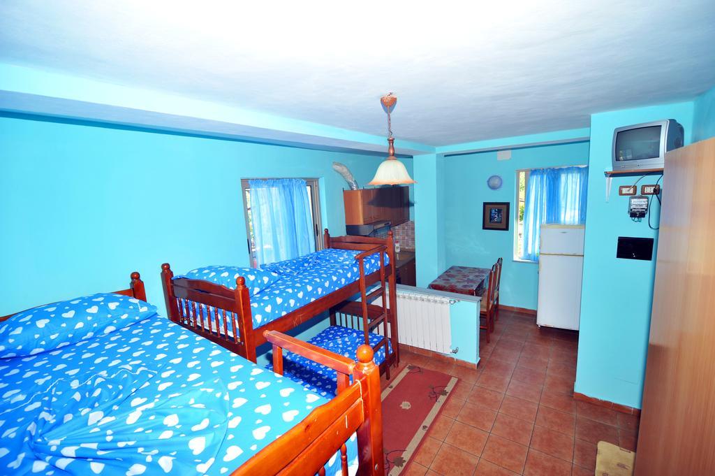 Pemaj Hostel Shkoder Bilik gambar