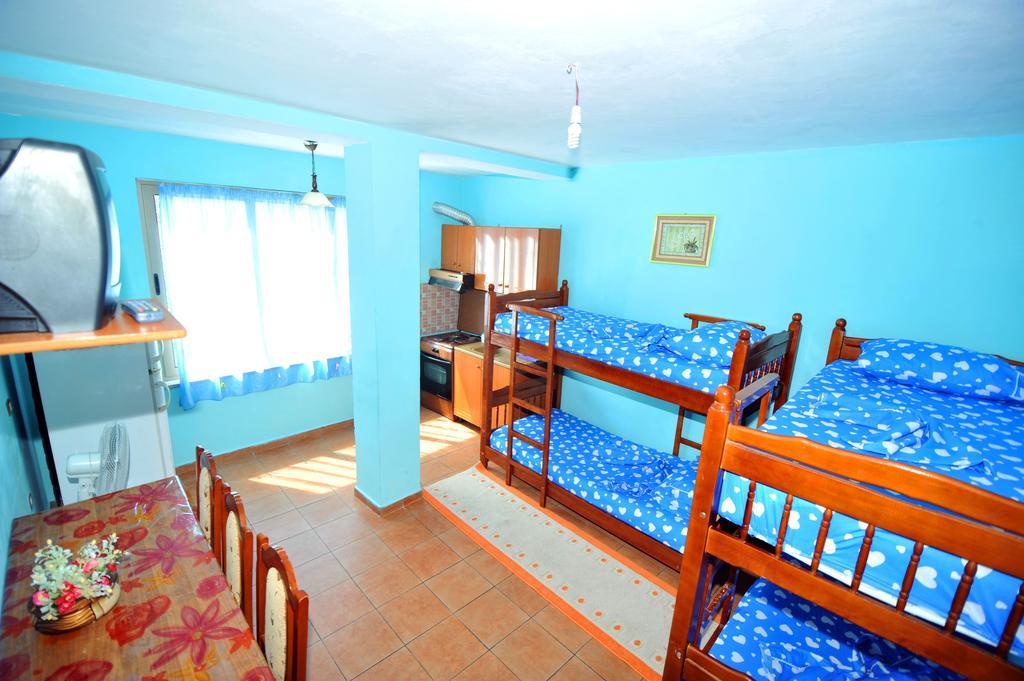 Pemaj Hostel Shkoder Bilik gambar