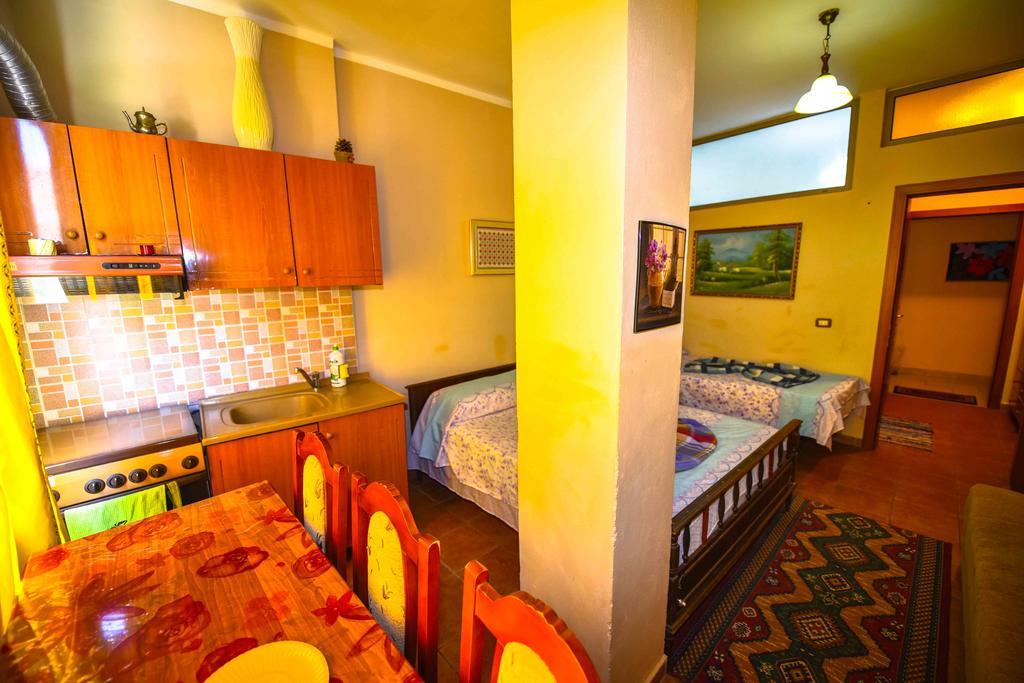 Pemaj Hostel Shkoder Luaran gambar